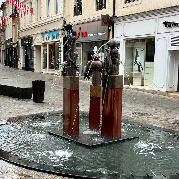 Sirènes par Claude Ribot