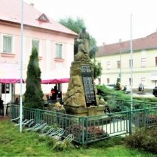 Pomník padlým v Masarykově ulici v Rudné