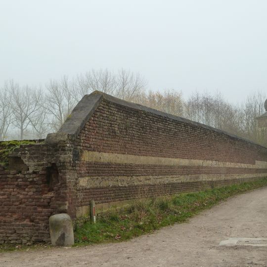 Neubourg Castle: garden wall north west of castle