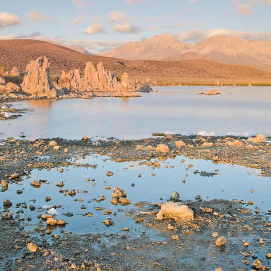 Mono Lake Tufa State Natural Reserve