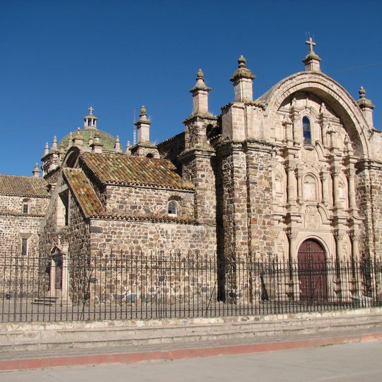 Templo de Santiago Apostol de Lampa
