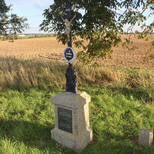 Kříž západně od Stropešína