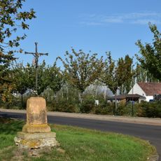 Kříž na křižovatce v Nezabylicích