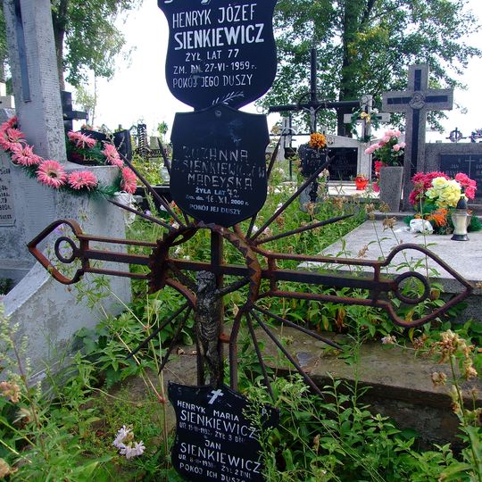 Cmentarz parafialny w Chełmcach