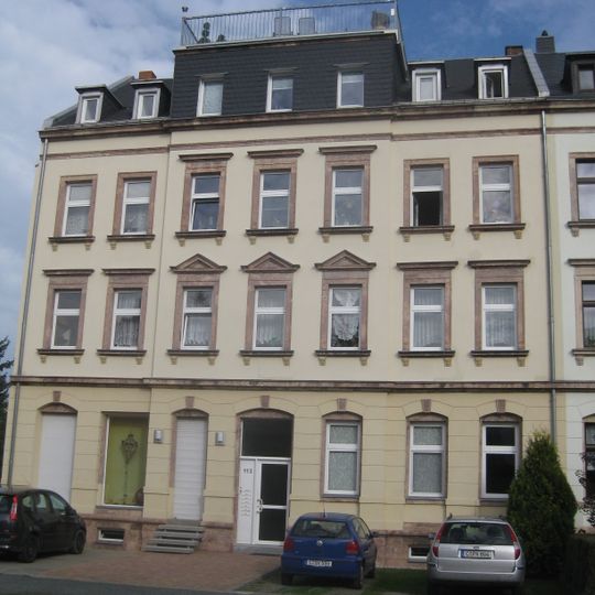 Mietshaus in ehemals geschlossener Bebauung Schulstraße 113