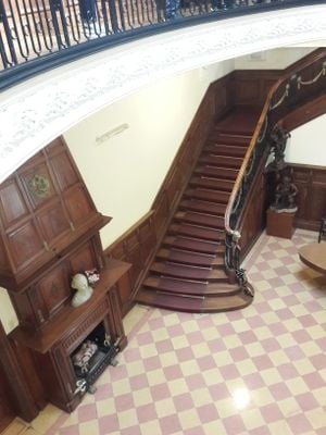 Interior 0