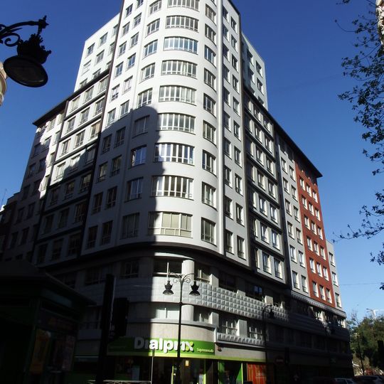 Building at 48 Oest avenue, Valencia