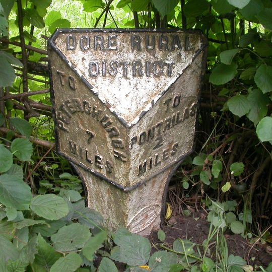 Milepost, Dore; 10m N Dicks Pitch turn