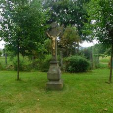 Kamenný kříž u kaple v Kejžlicích