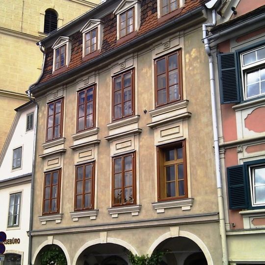 Wohn- und Geschäftshaus