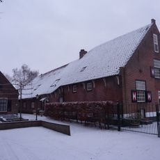 Boerderij met zomerhuis en uitbouw
