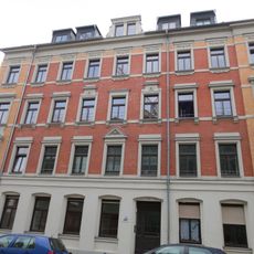 Mietshaus in vormals geschlossener Bebauung Kanalstraße 33