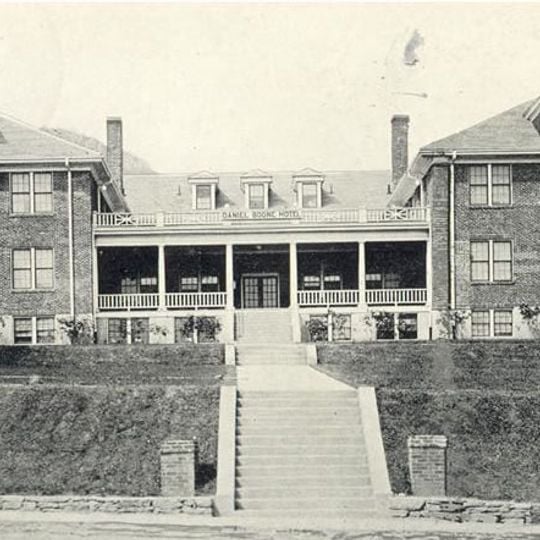 Daniel Boone Hotel