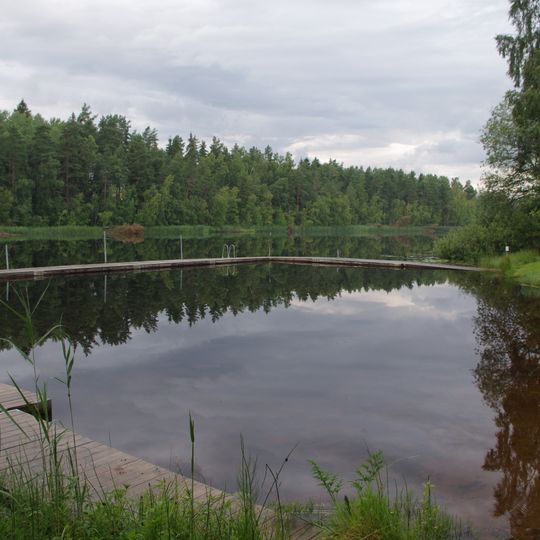 Public beach Otterstorpasjön, Valstad