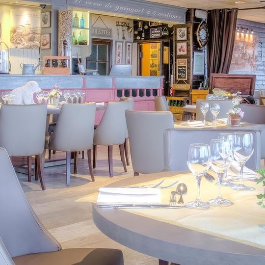 Moulin De La Galette Reception Room Marriage & Seminar