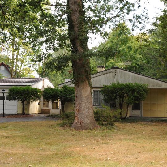 Harold Hess Lustron House