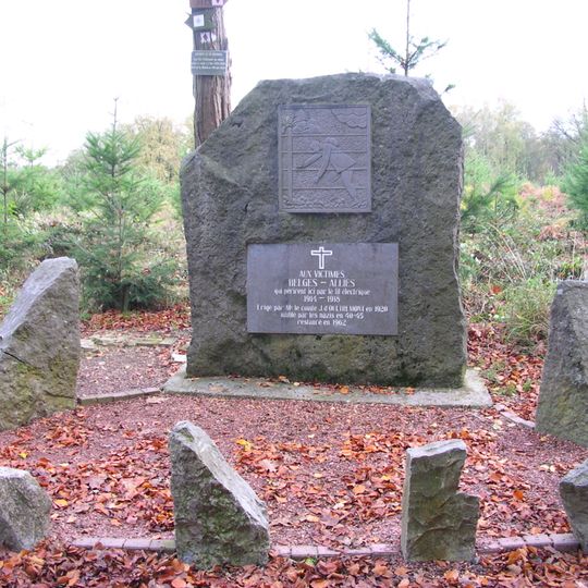 Dodendraadmonument, Sippenaken
