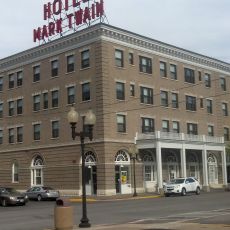 Mark Twain Hotel