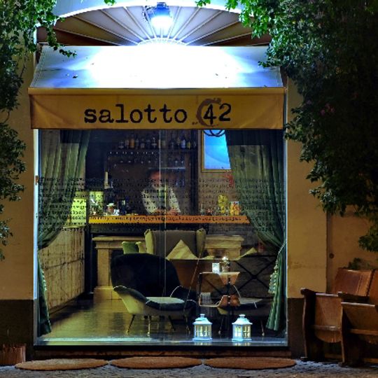 Salotto 42