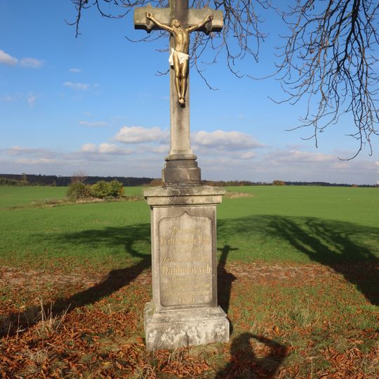 Kříž u silnice jižně od Biskupic