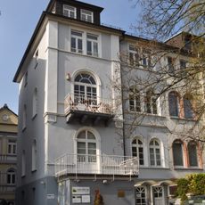 Doppelwohnhaus und Nebengebäude
