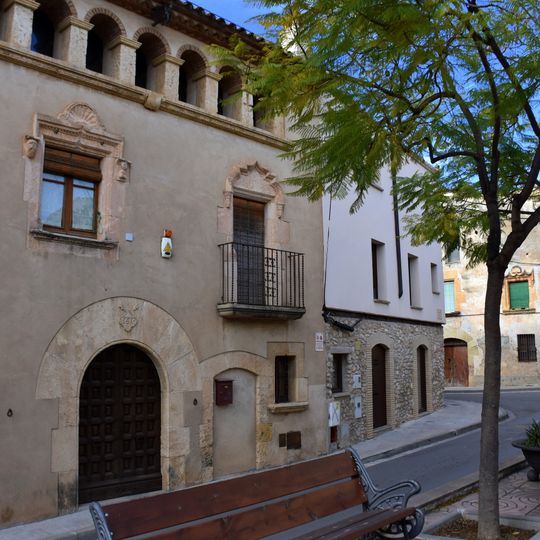 Conjunt de la plaça de l'Església i el carrer de les Flors