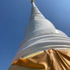 Chedi Khao Phanom Khuat