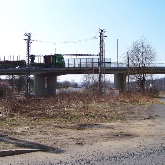 Most Kraslické ulice přes železniční trať v Sokolově