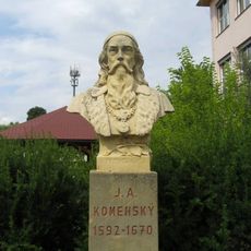 Pomník Jana Amose Komenského v Postřelmově na Školní ulici