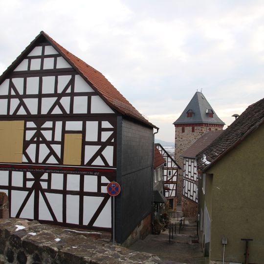 Ehem. Rathaus und Scheune