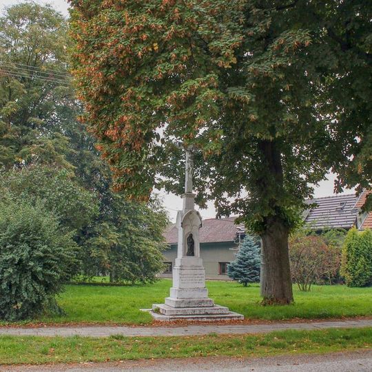 Kříž v Hlušovicích na ulici Hlavní