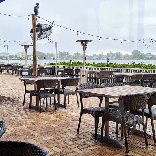 Seabreeze Island Grill & Raw Bar
