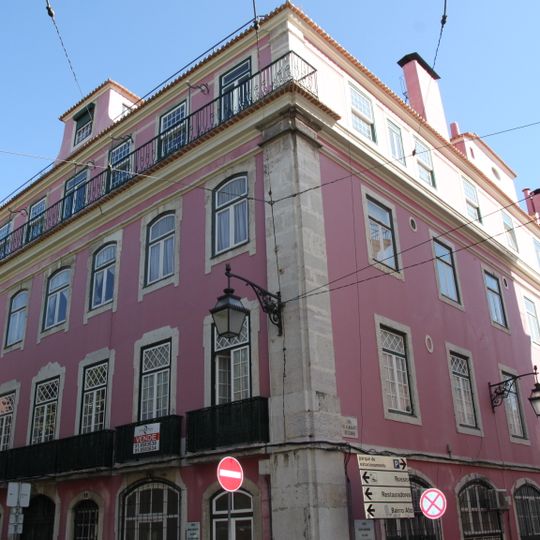 Edifício no Largo do Carmo, n.º 1-7
