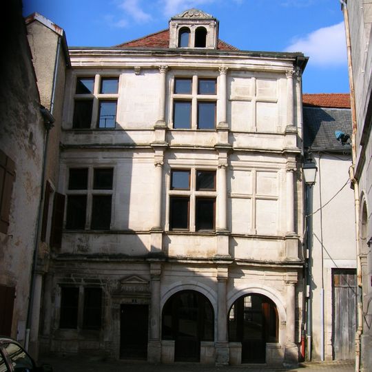 Maison, Derrière l'hôtel de ville