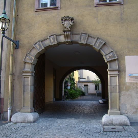 Portal des ehemaligen Hofes zum Kleinen Stern