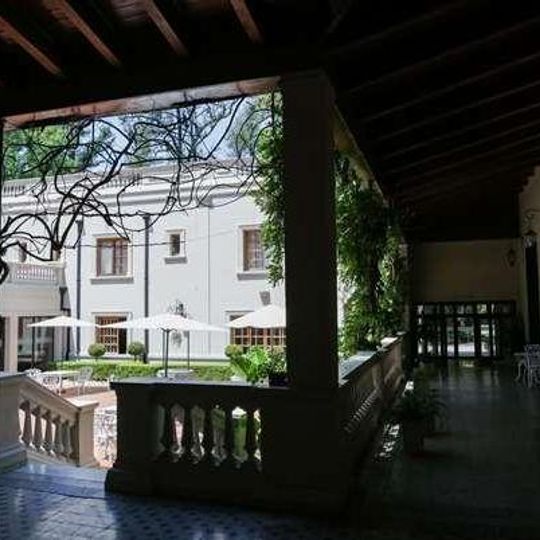 Howard Johnson by Wyndham Escobar Hotel