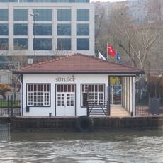 Sütlüce Pier