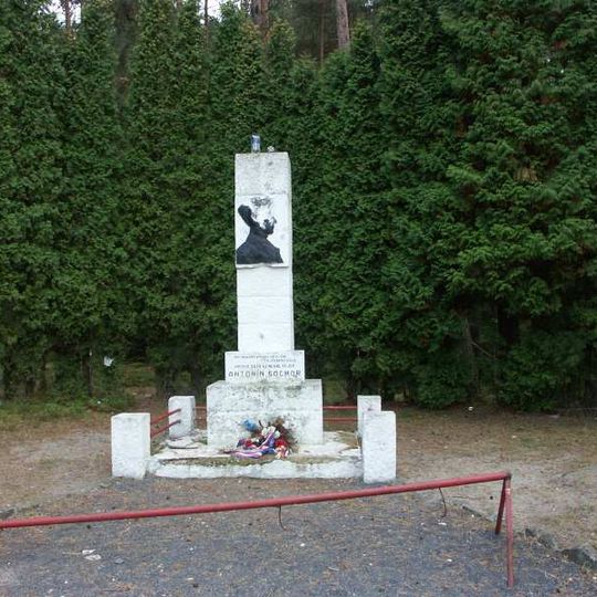 Ralský pomník Sochora