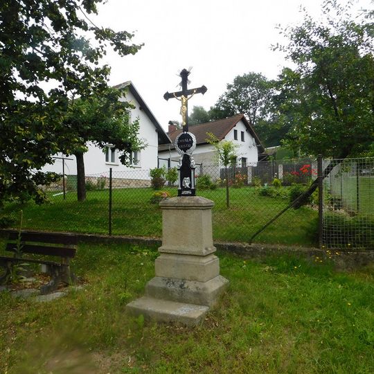 Kříž v Holušicích