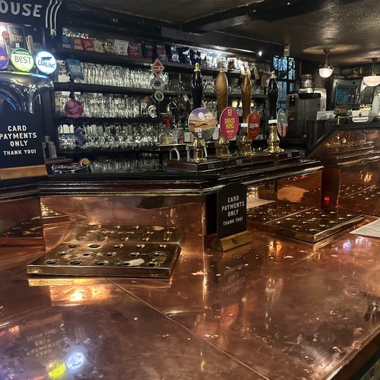 Whitelock's Ale House
