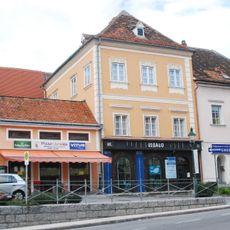 Wohn- und Geschäftshaus