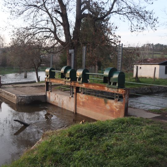 Lávka přes náhon v Poušově