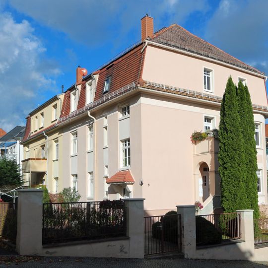 Doppelmietshaus in offener Bebauung Henselstraße 5, 7