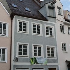 Wohn- und Geschäftshaus