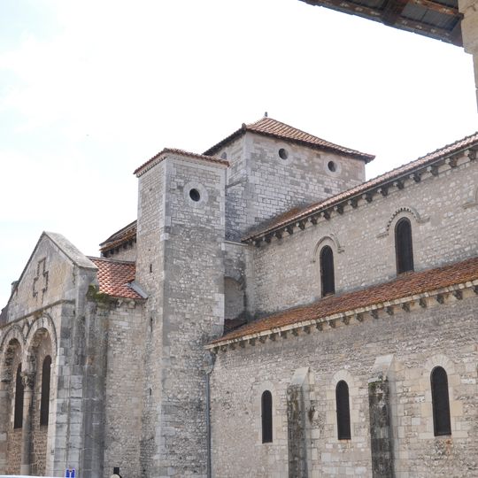 Abbaye Saint-Léger d'Ébreuil