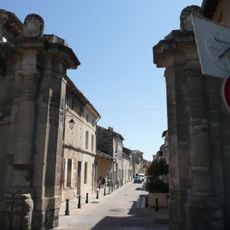 Porte de la rue principale