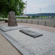 Tombe et mémorial d'Etienne Oehmichen