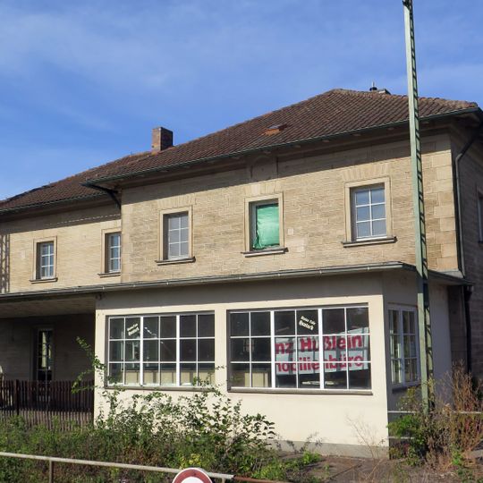 Station building at Zeil station