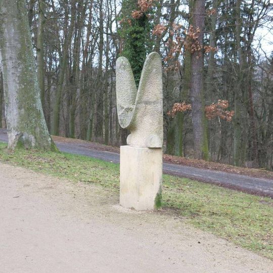 Kamenná plastika v Metelkových sadech v Turnově