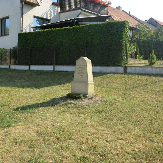Pomník rakouských a pruských vojáků padlých 29.6.1866 na návsi v Jinolicích